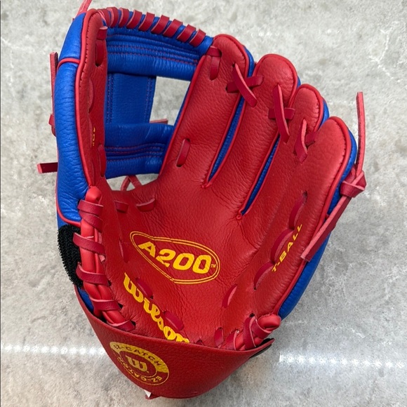 Wilson Youth Red and Blue EZ-Catch T-Ball Baseball Glove. Never used. - Picture 7 of 7